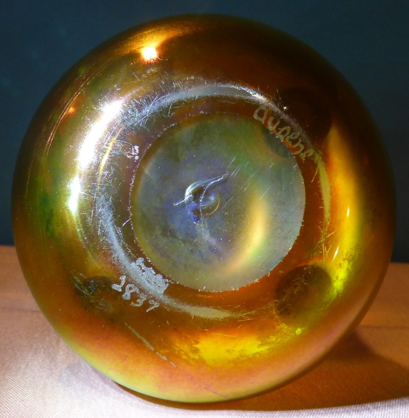 Carder Steuben Gold Aurene Iridescent Squatty Vase #2837