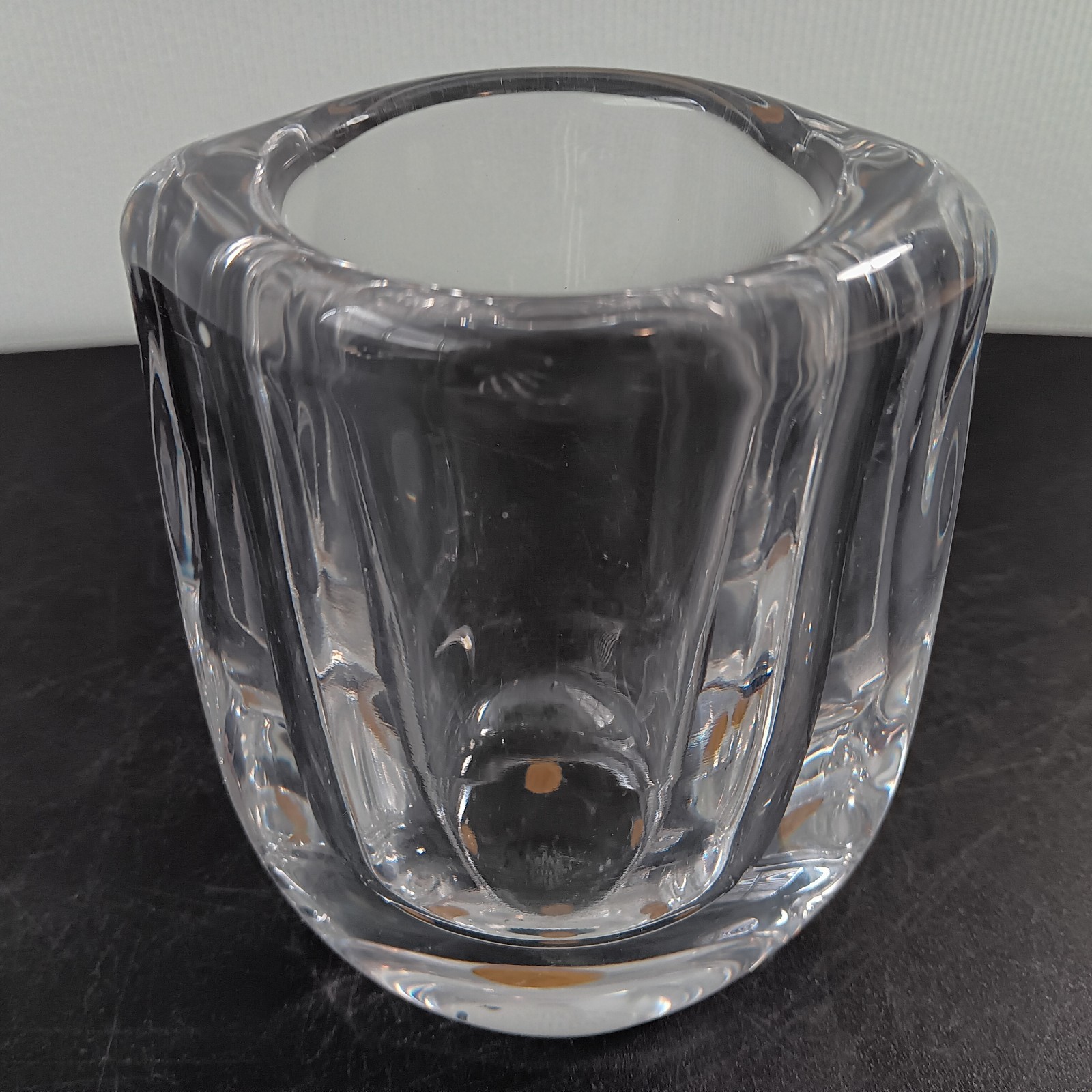 Vannes Le Chatel (France) Heavy Crystal 5 1/2″ Art Glass Vase
