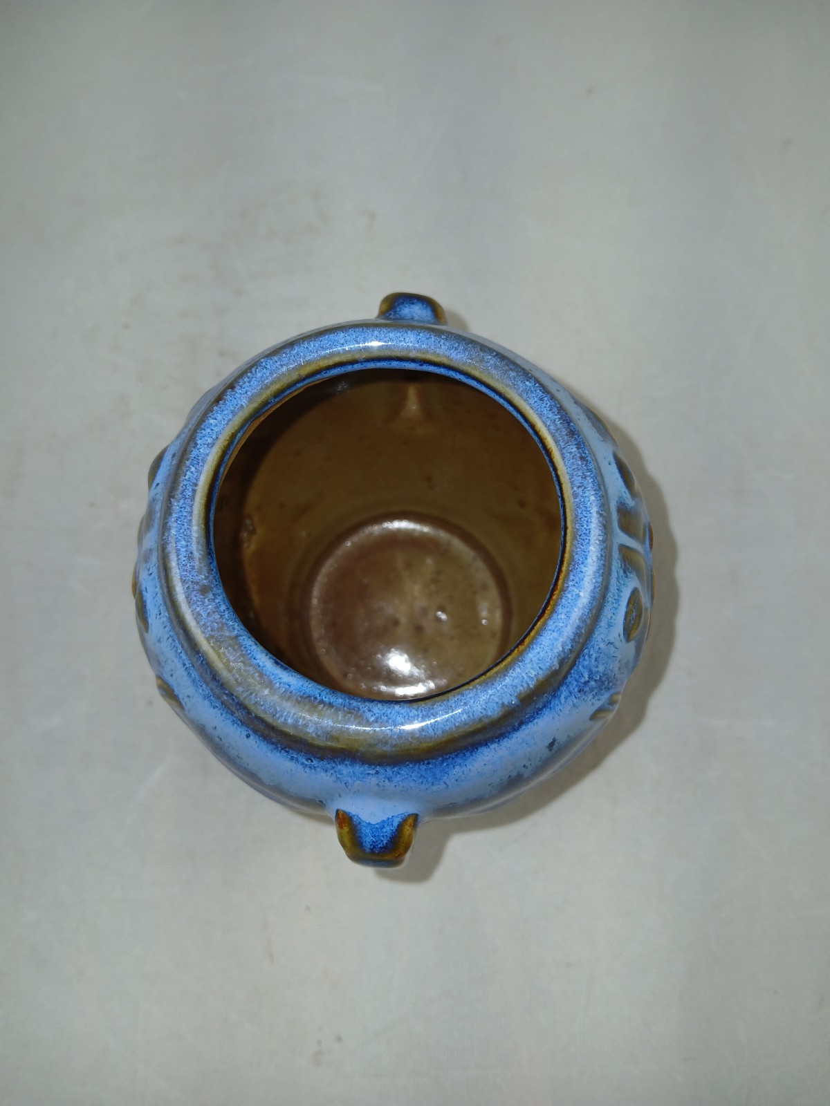 VINTAGE C.P.N.P. CANADIAN ART POTTERY BLUE GLAZE FISH SCALE 3.5″ VASE