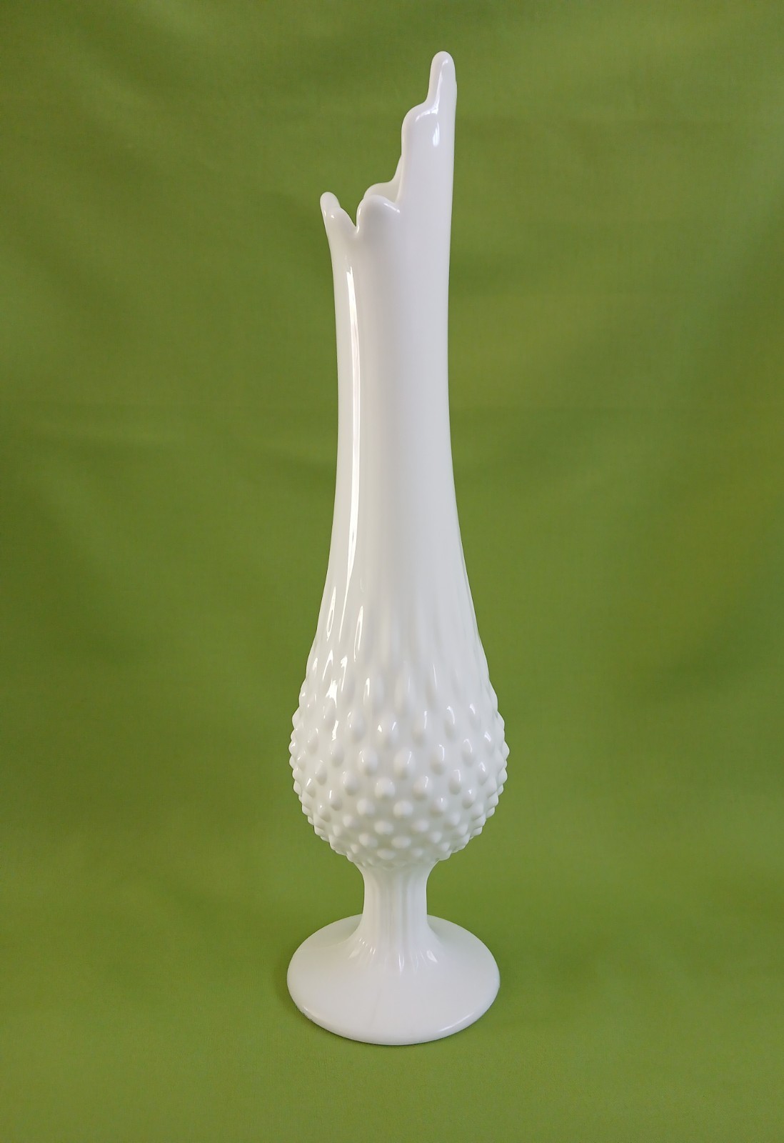 Vtg MCM Fenton Milk Glass 14″ Swung Hobnail Pedestal Vase Pristine Condition!