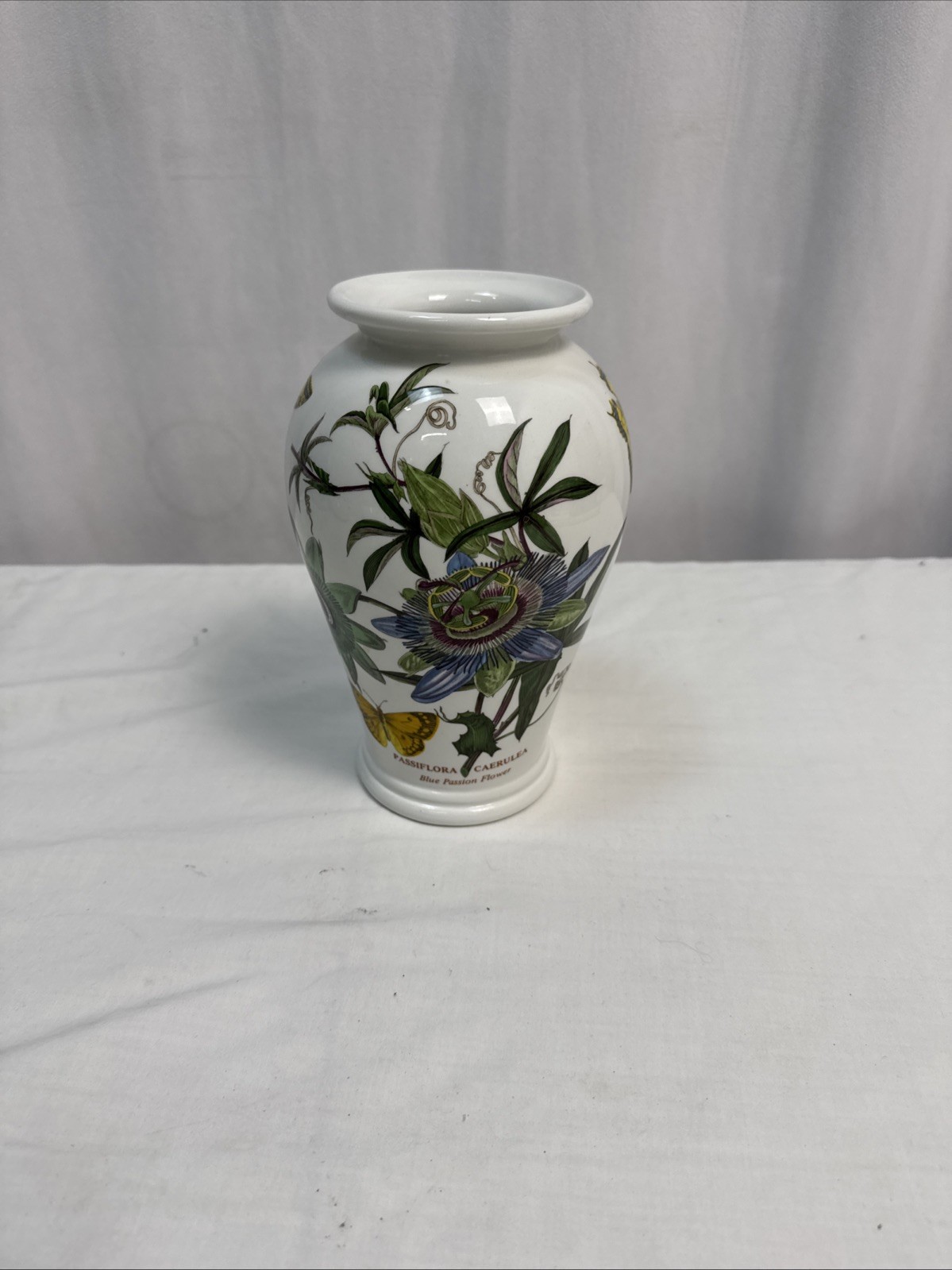 Vintage Portmeirion Botanic Garden 8.5″Vase PassifloraBluePassionFlowerEngland