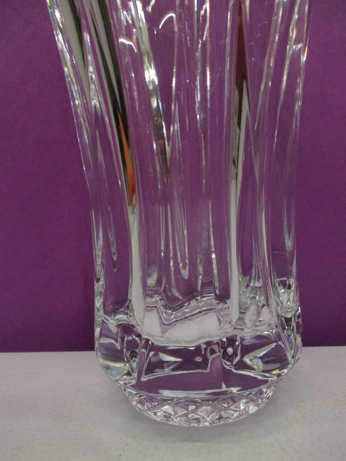 Crystal Vertical Cut Vase 10 3/4″ Tall Heavy (4lb 1oz) Beautiful