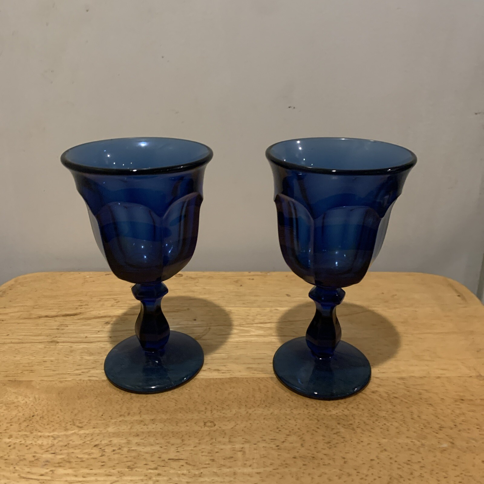 Fenton Vintage Colonial Blue Glass 6 1/2 Inches Tall Goblet/water Glass