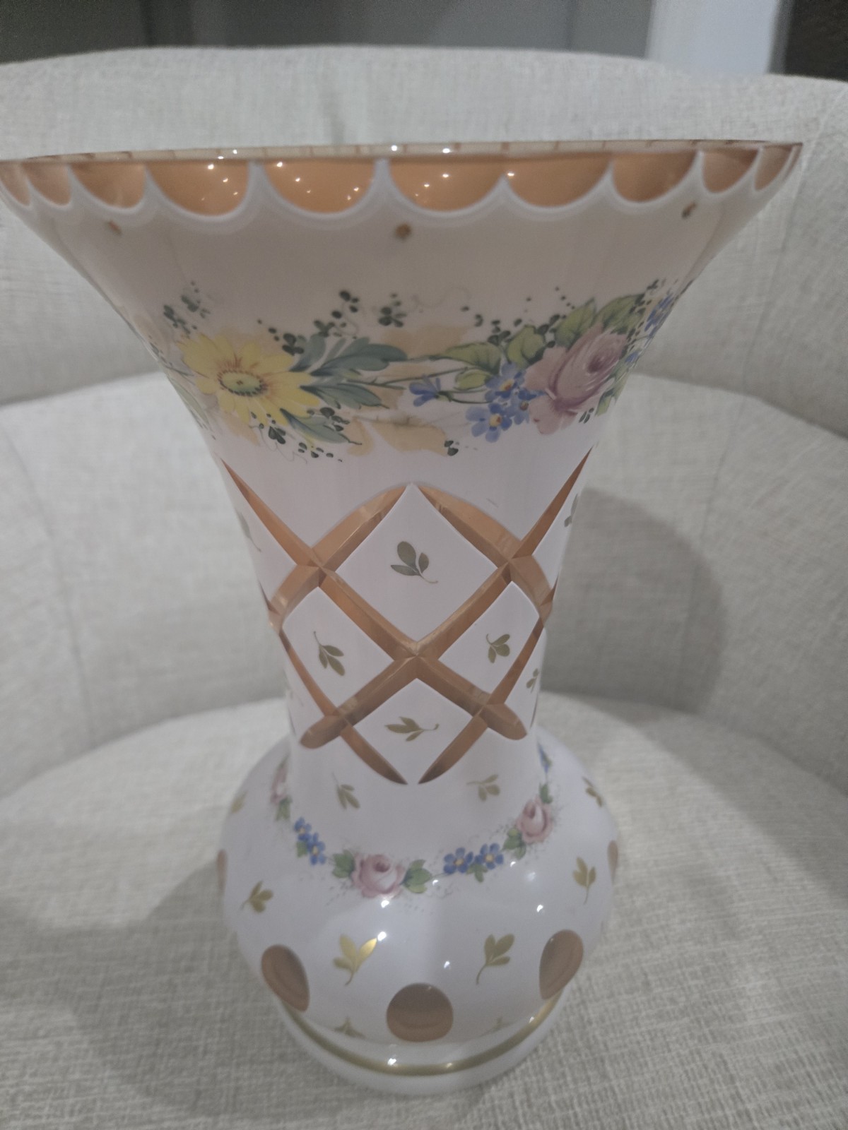 RARE Vintage Bohemian Sandwich Glass White And PEACH Overlay VASE