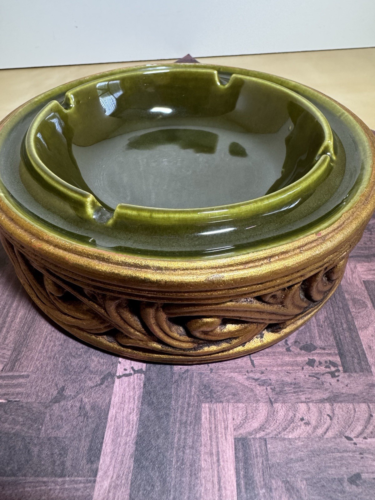 Freeman McFarlin Pottery 239 Avocado Green Gold Leaf Round Ashtray California