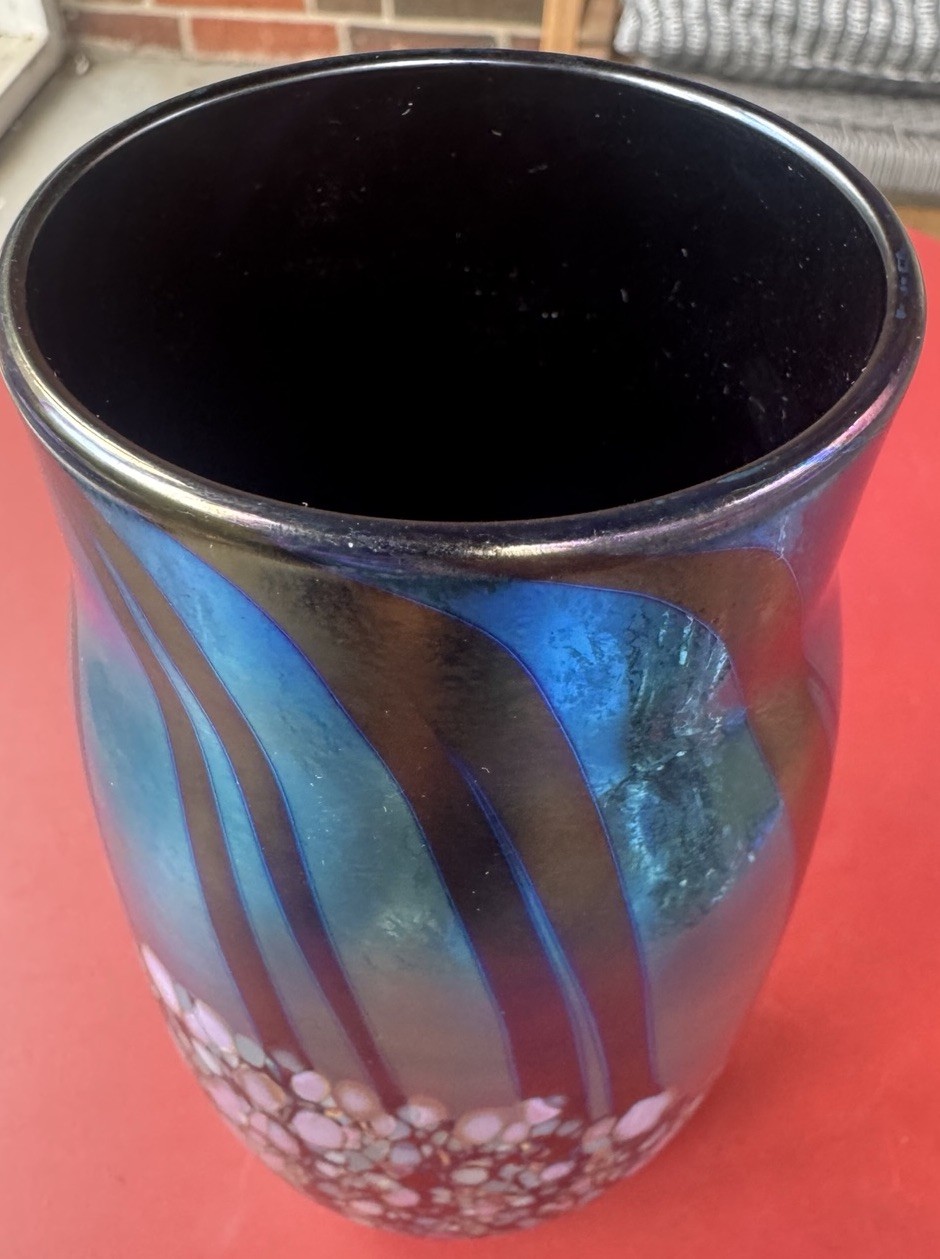 ELAINE HYDE 1993 Art Glass VASE 7.25” Blue Black Pink Iridescent Design Signed