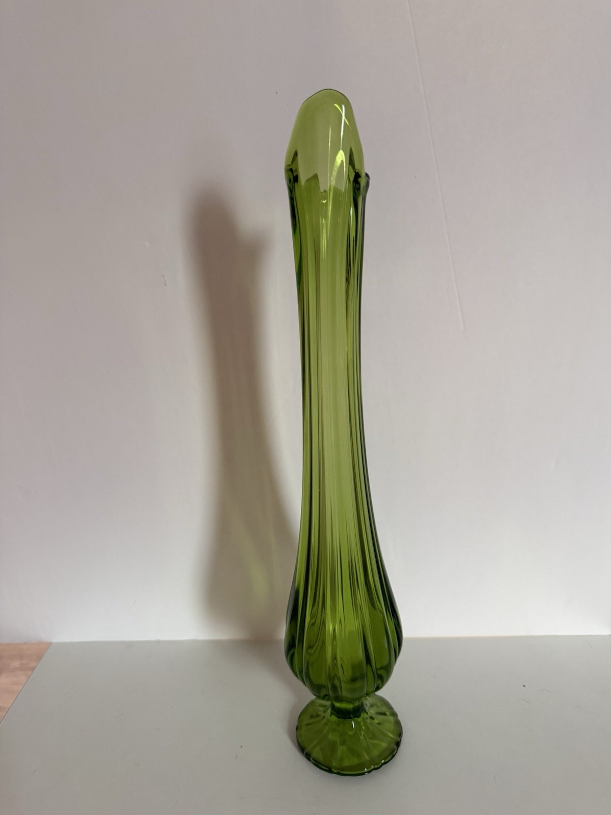 Vintage 1960s LE Smith Avocado Green 6 Petal Swung Glass Pedestal Vase 15.75”