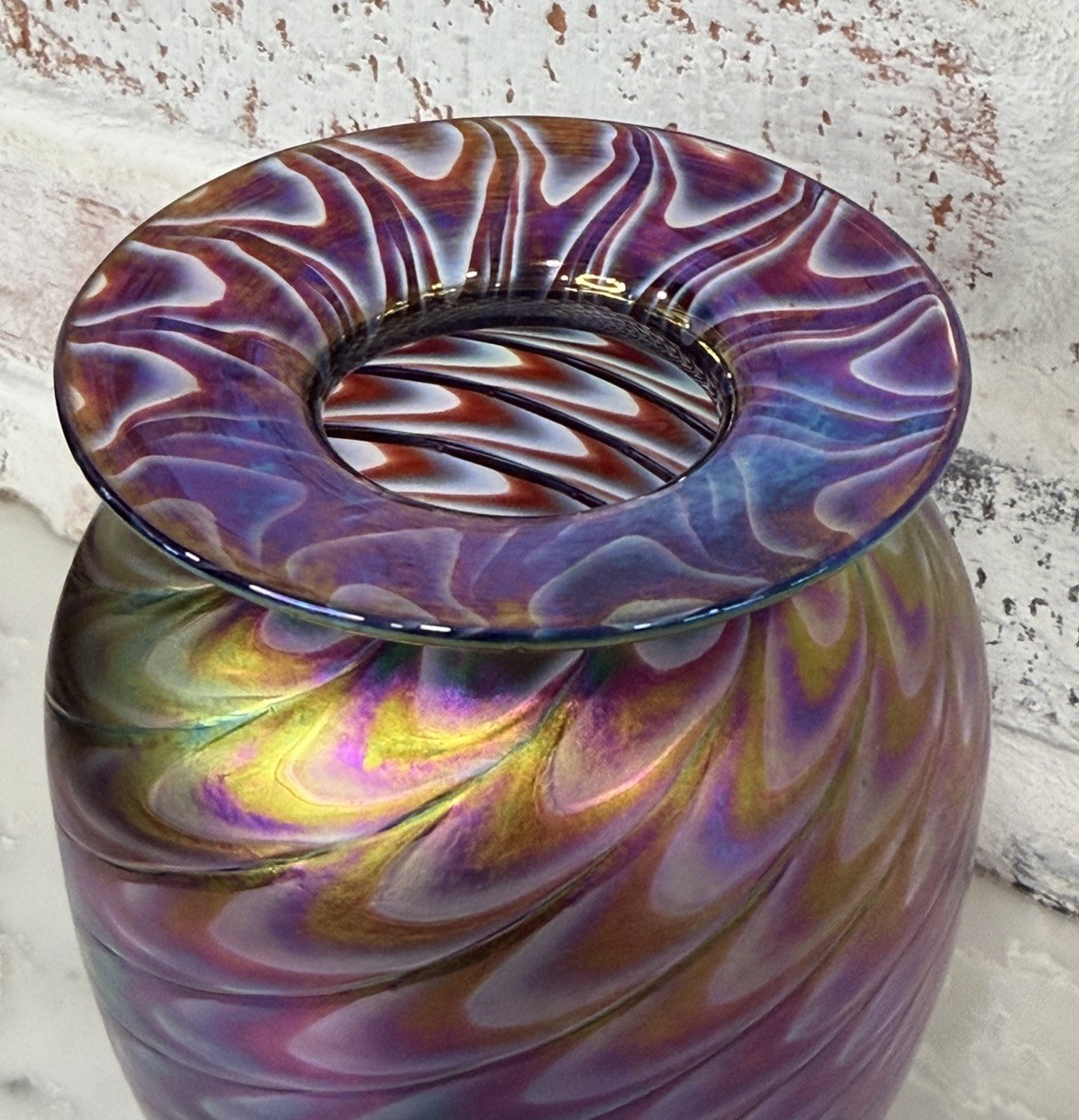 1994 Glass Eye Studio Mt. St. Helens Iridescent Pulled Feather Optic Vase Blown