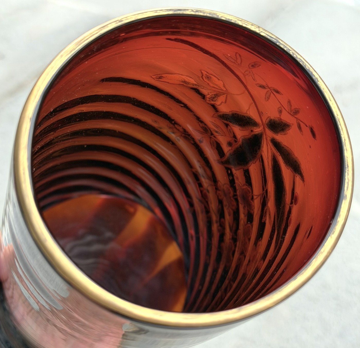 MOSER ? Style Bohemian Enameled 7 1/4″ PIGEON BLOOD RED Optic Rribbed vase