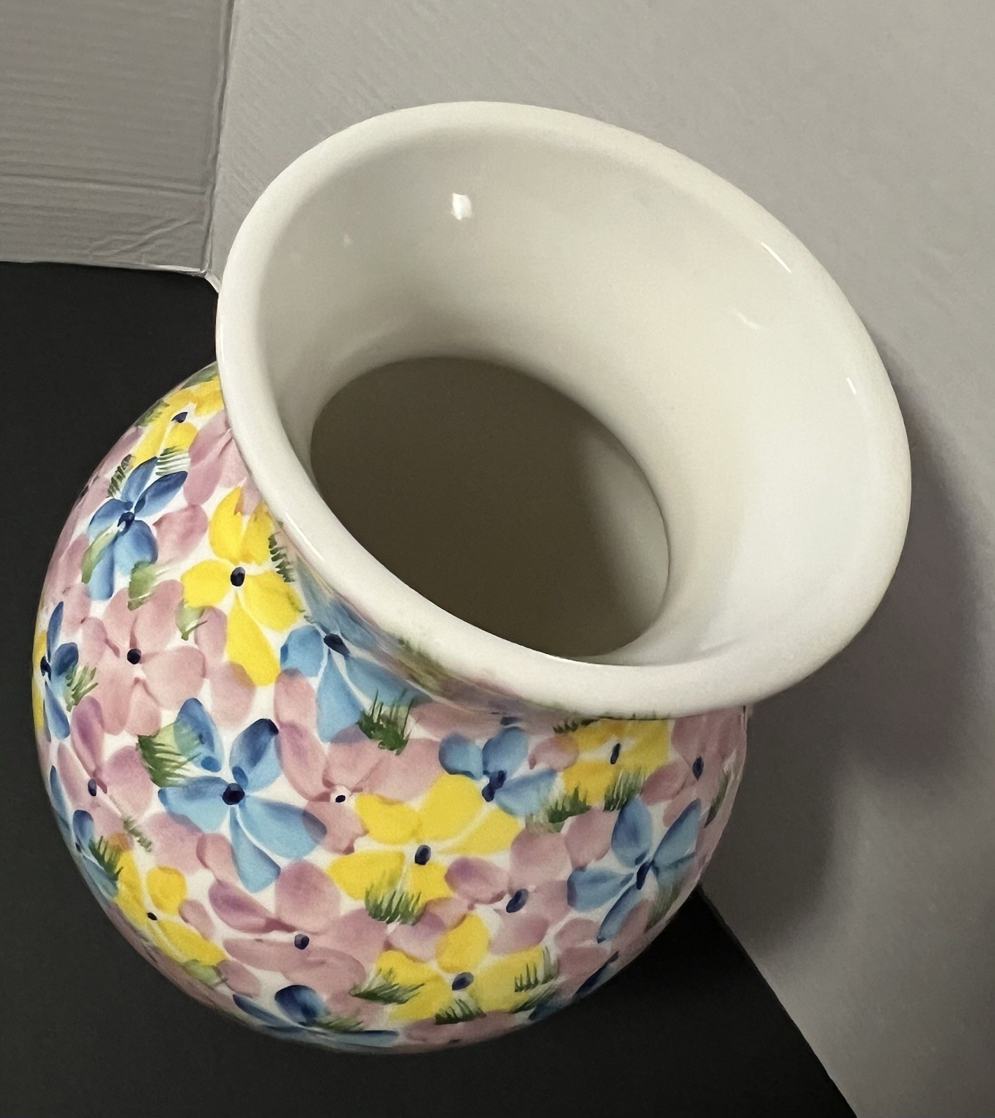 Vintage Italian Pottery Vase Pastel Blue Pink Yellow Floral Centerpiece 11.5”H_