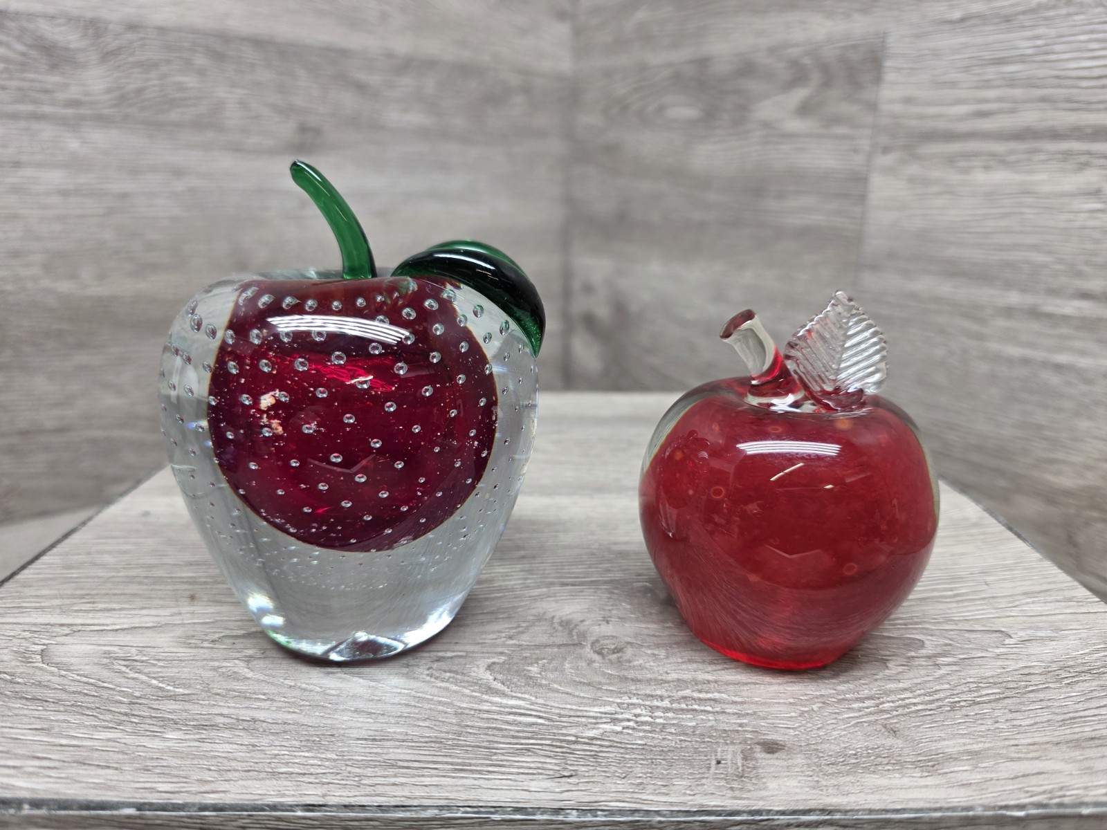 Apple Art Glass Paperweight Controlled Bubbles & The Glass Eye MSH 1986 Apple