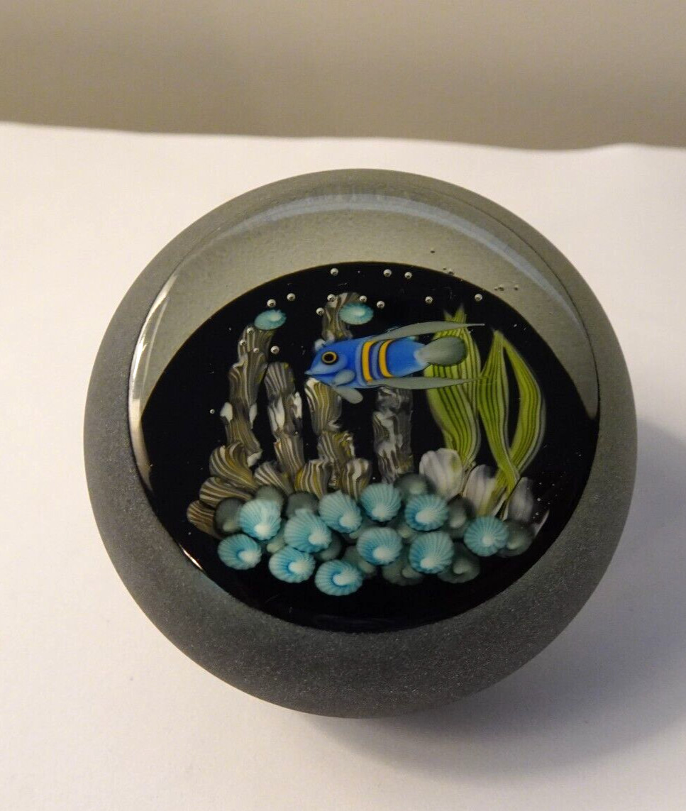 Correia 1985 LT ED #57/200 Ocean Aquarium Coral Fish Faceted Glass Paperweight