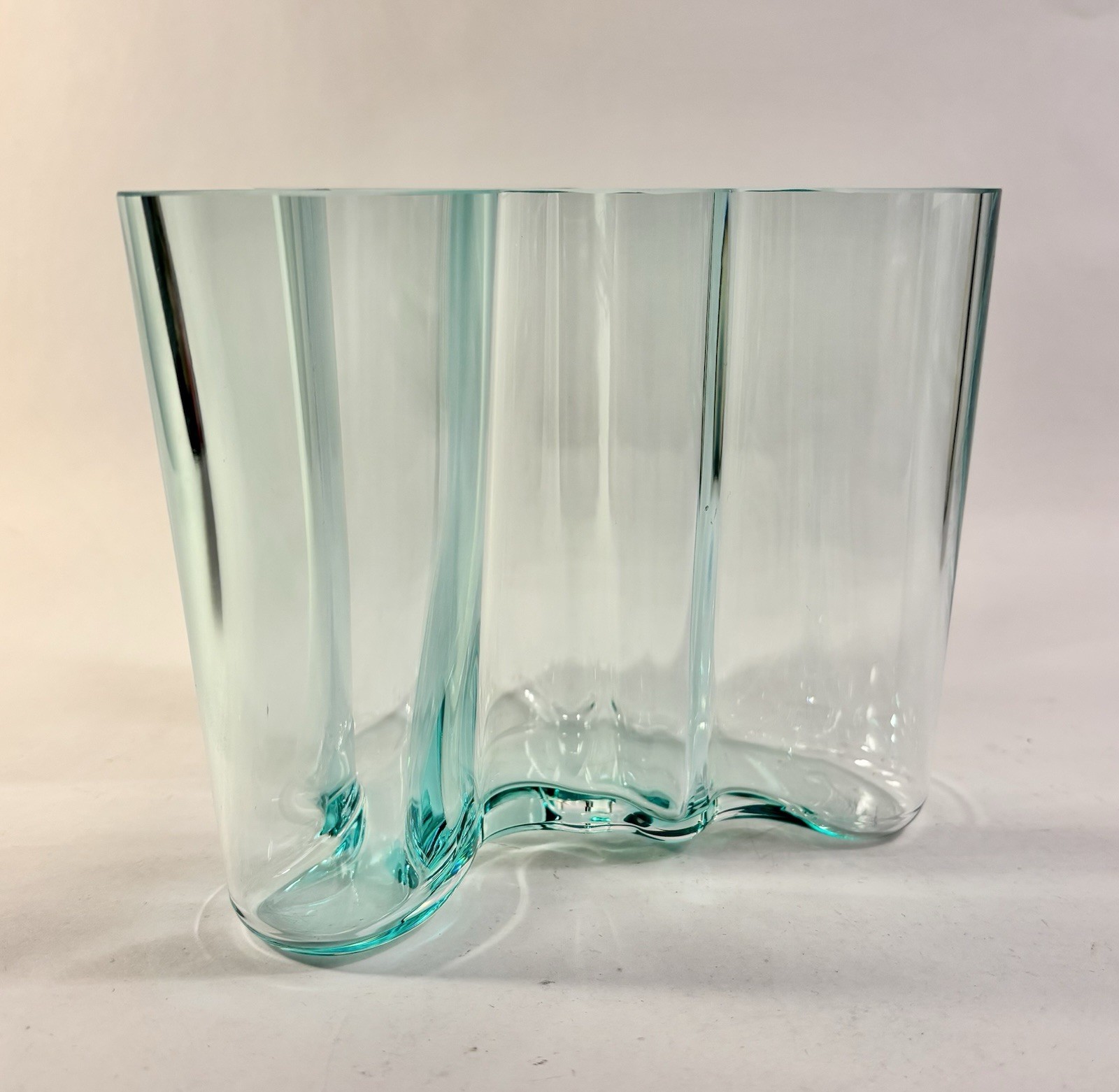Alvar Aalto Savoy Vase 4.75″ Tall Clear Aqua Glass Made in Finland by Iittala