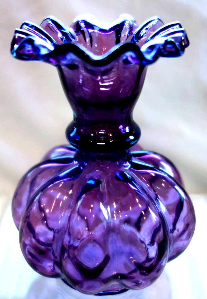 FENTON”SRC”4.5″MULBERRY”MINIATURE~1941only~MINT~DIAMOND OPTIC”VINTAGE~GLASS”VASE