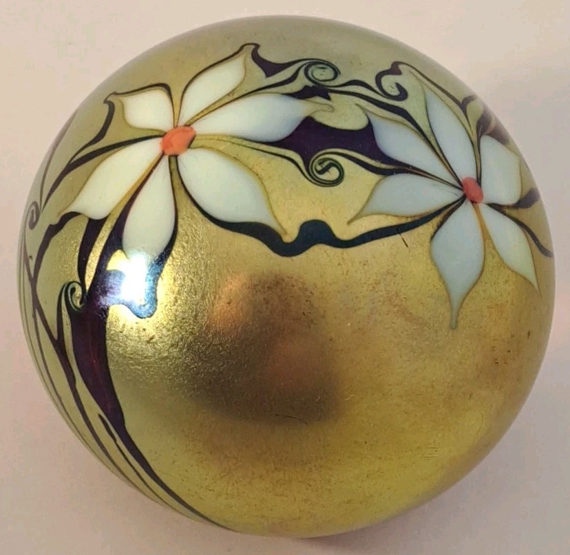 1978 ZEPHYR STUDIO Art Glass FLORAL VINE & FLOWERS Paperweight 2 7/8″ Iridescent