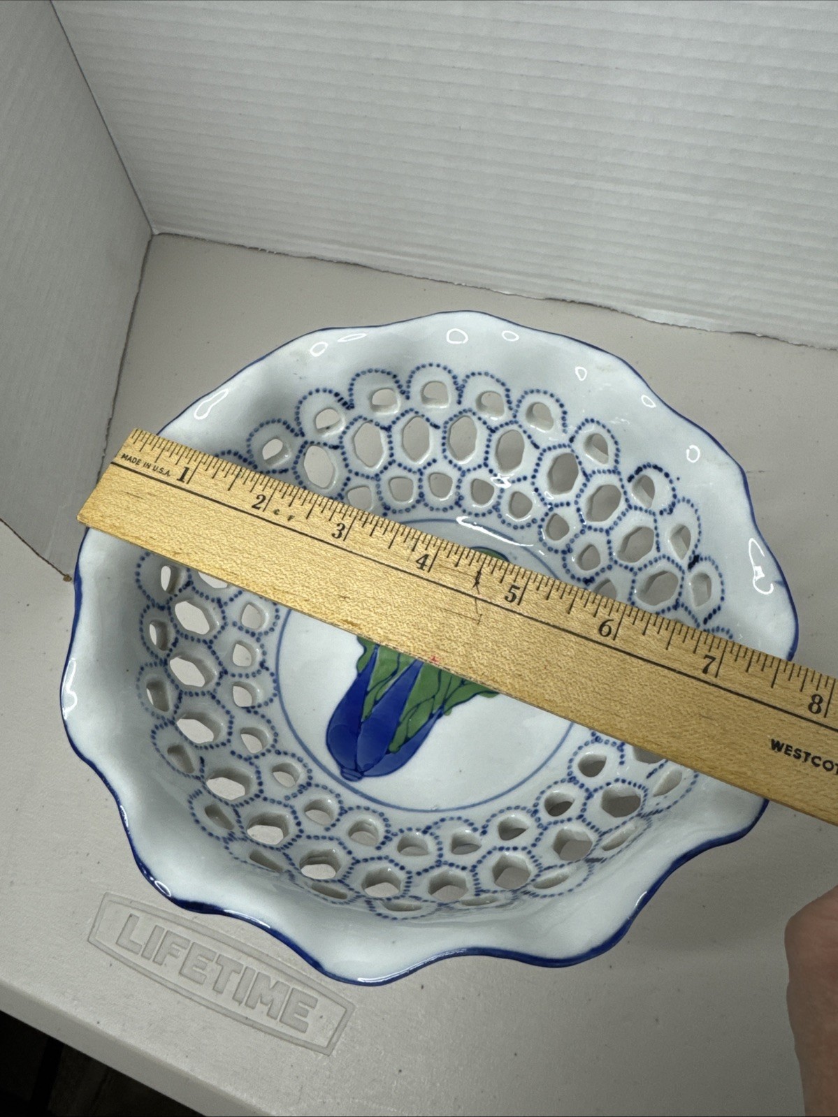 CHINESE BOUQUET White Blue 8” Round Open Weave Basket Bowl Footed