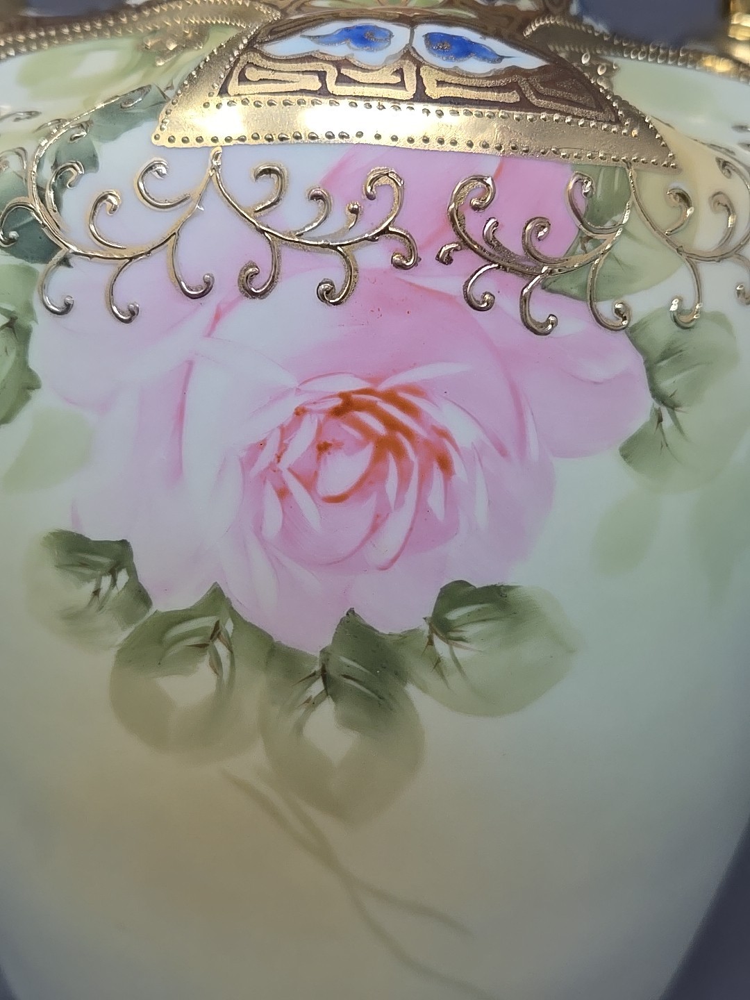 Antique Morimura Bros Handpainted Pink White Roses Raised Gold Vase 10 1/4″