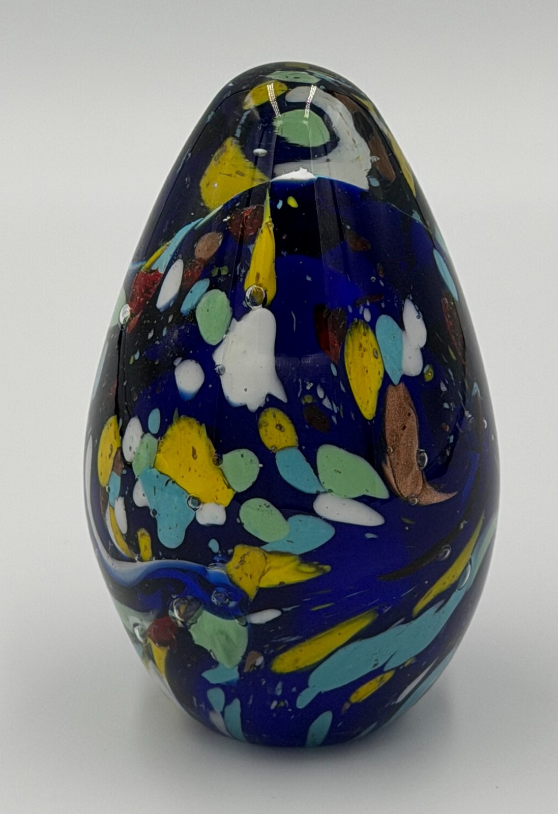 Hand Blown Studio Art Glass Paperweight Blue Confetti Egg Sculpture 4″ Unmarked