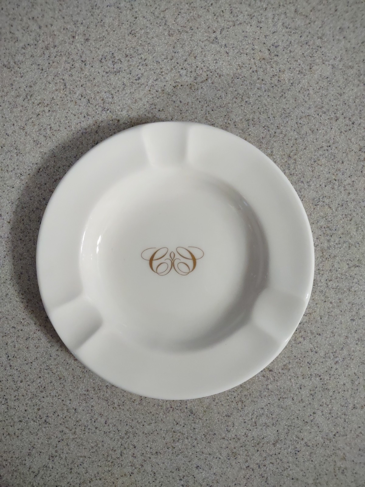 Wedgewood Vintage Cigarette Ashtray Fine China Made In England 4.5″ White & Gold