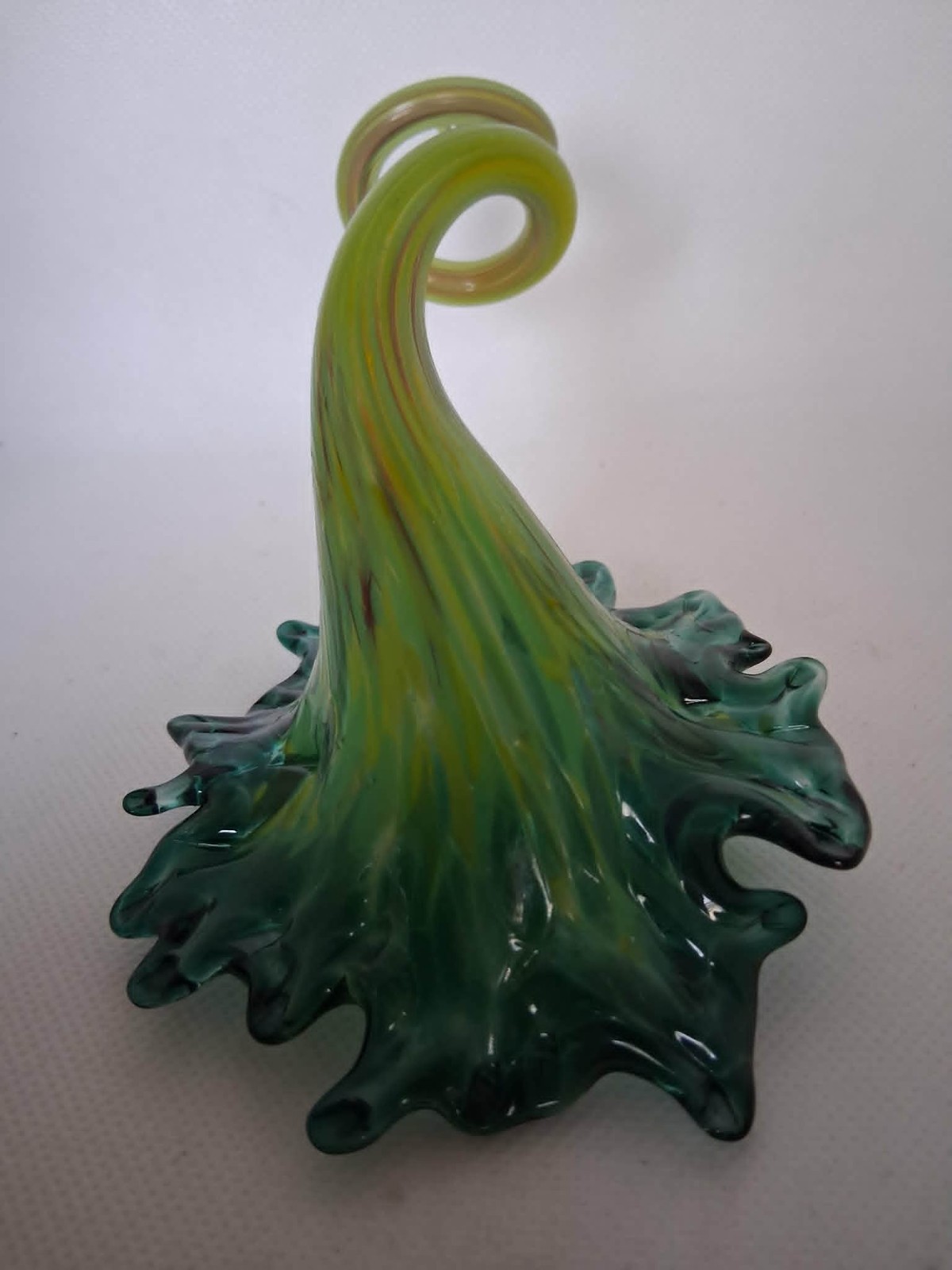 Hand Blown Art Glass Flower Blue Green White Pink 7″
