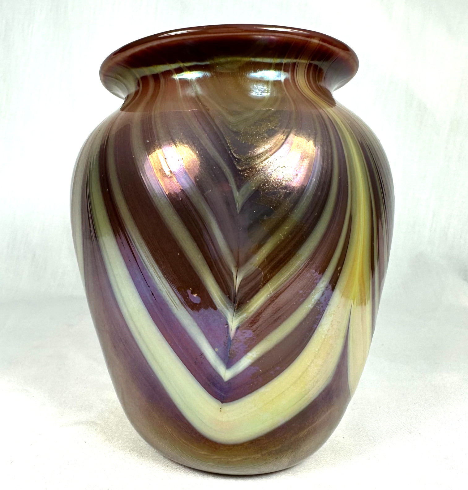 Charles Lotton 1972 Studio Art Glass Vase Iridescent Pulled Feather 5.75″