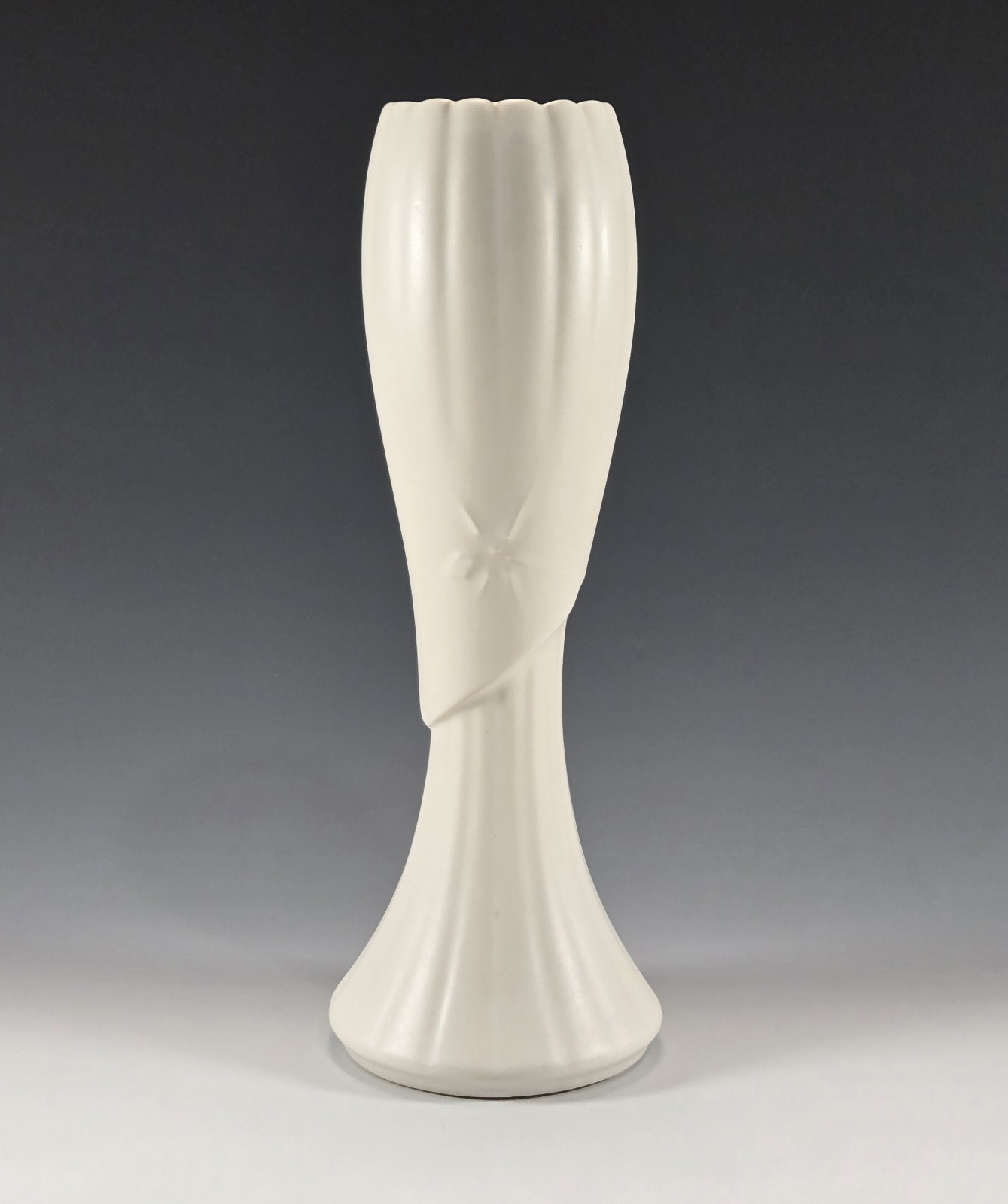 McCoy Pottery Vase Matte White Corinthian Atomic Starburst VTG MCM 10.5″ Tall