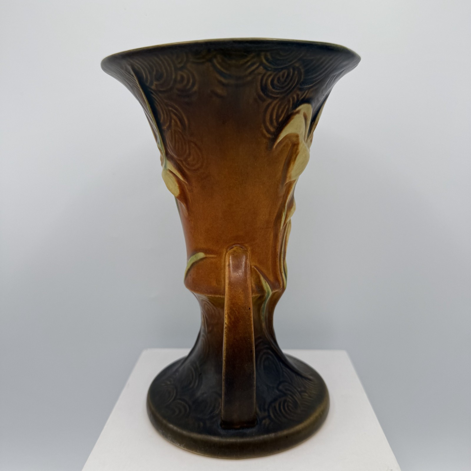 Roseville Pottery 1946 Zephyr Lily Double Handle Vase No. 132-7 – Perfect!