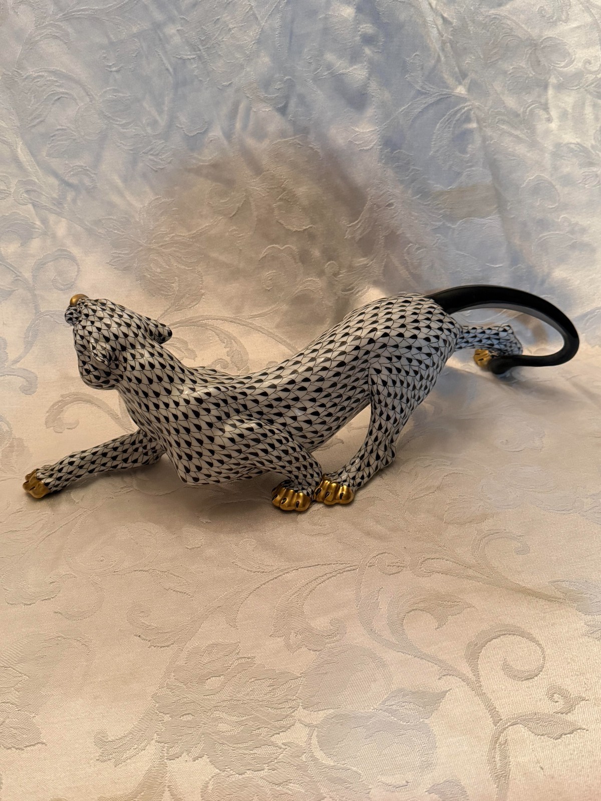 RARE MAJESTIC 17INC LONG HEREND HUNGARY PORCELAIN FISH NET PANTHER FIGURE