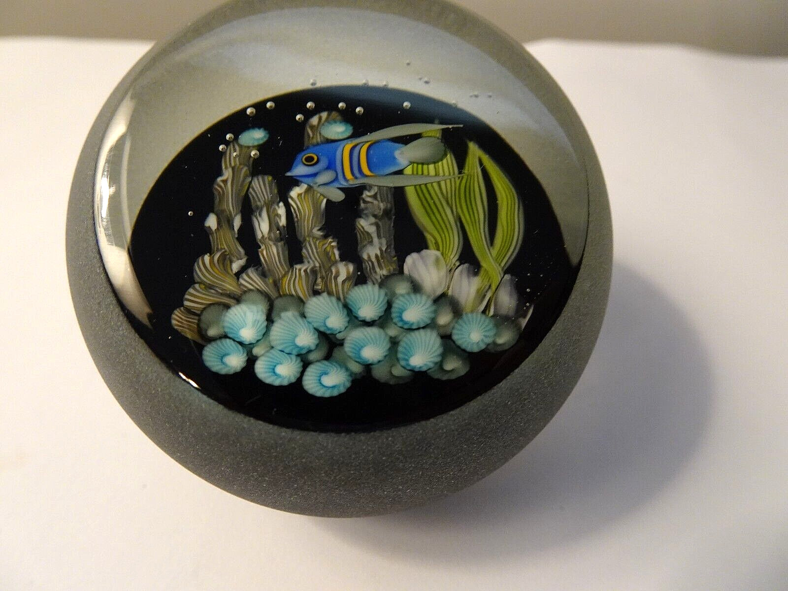Correia 1985 LT ED #57/200 Ocean Aquarium Coral Fish Faceted Glass Paperweight