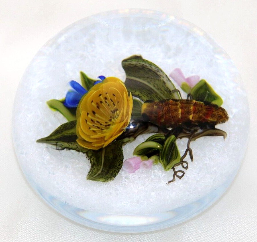Beautiful Large TRABUCCO China ROSE BOUQUET & CATERPILLAR Art Glass PAPERWEIGHT