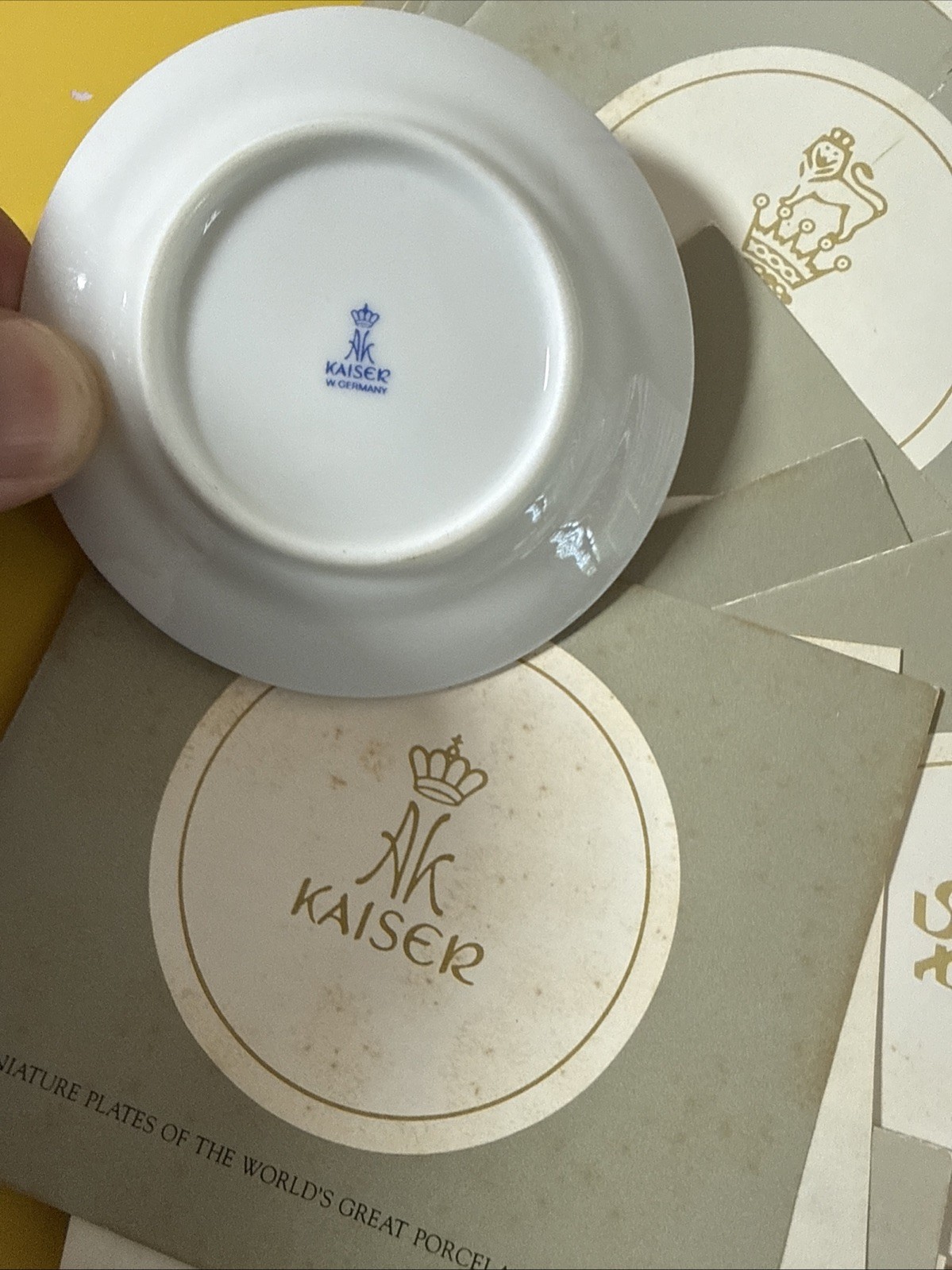12 Miniature Plates of the World Miniature Plates, Franklin Mint Porcelain 1980