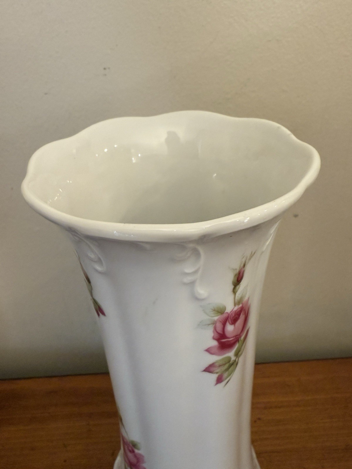 Vintage Rosenthal Germany Classic Rose 8″ Scalloped Bud Vase Porcelain