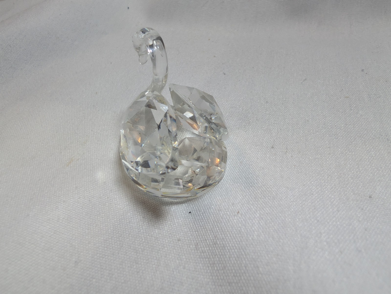 Signed SWAROVSKI Crystal SWAN 2″ x 1 3/4″ Tall FIGURINE