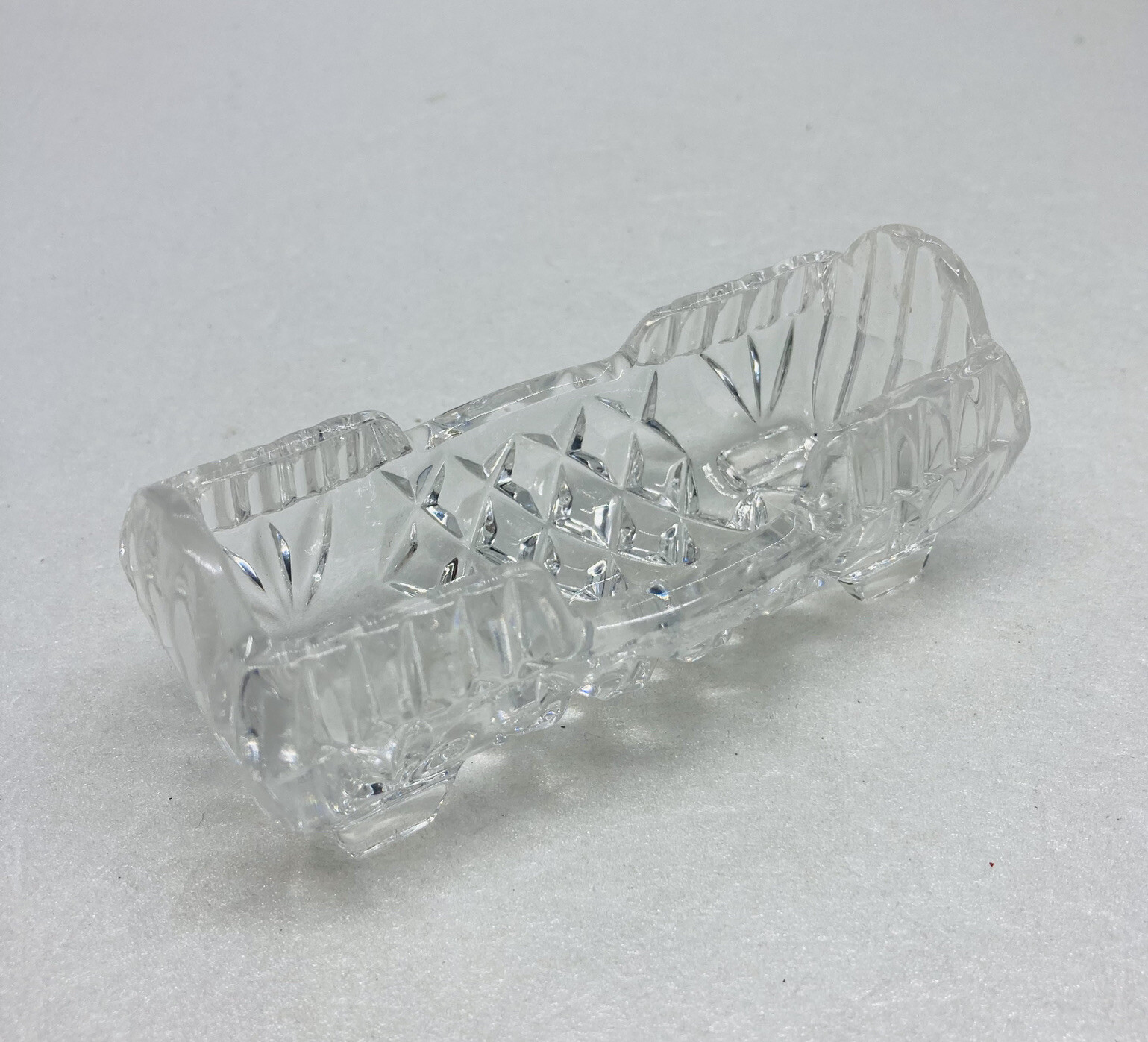 Vintage 1980s Crystal Glass Ashtray Cigar Cigarette Holder 4” Unique Shape 35