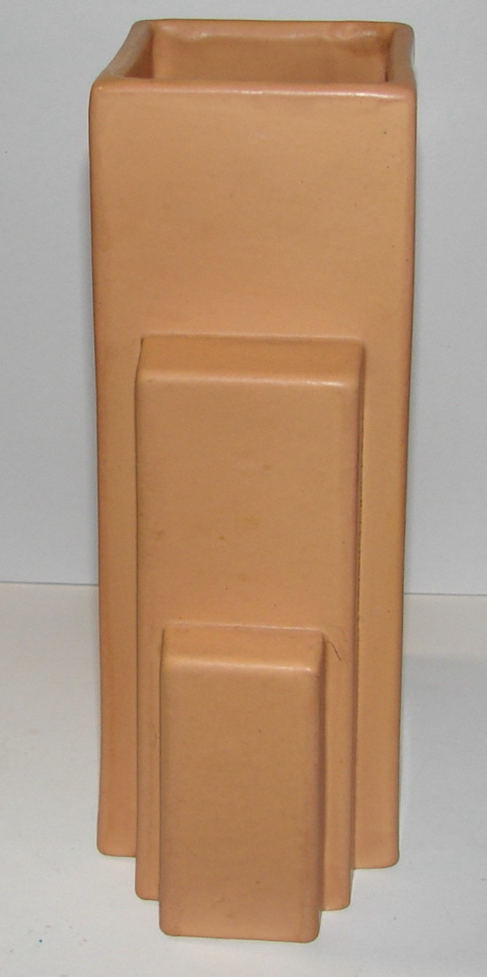 Coors, Colorado Sky Scraper Pottery Vase in Mexican Sand Color, Height 8-3/4″