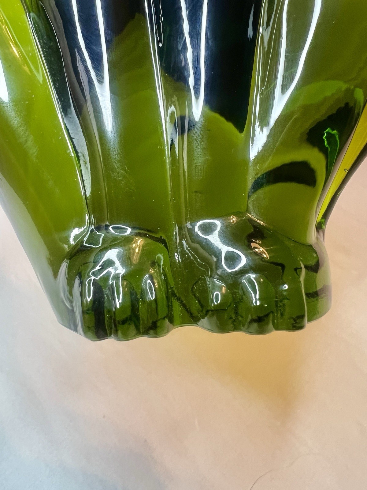 Viking Glass Epic Hound Dog Figurine 8” Avocado Green Mint Condition!