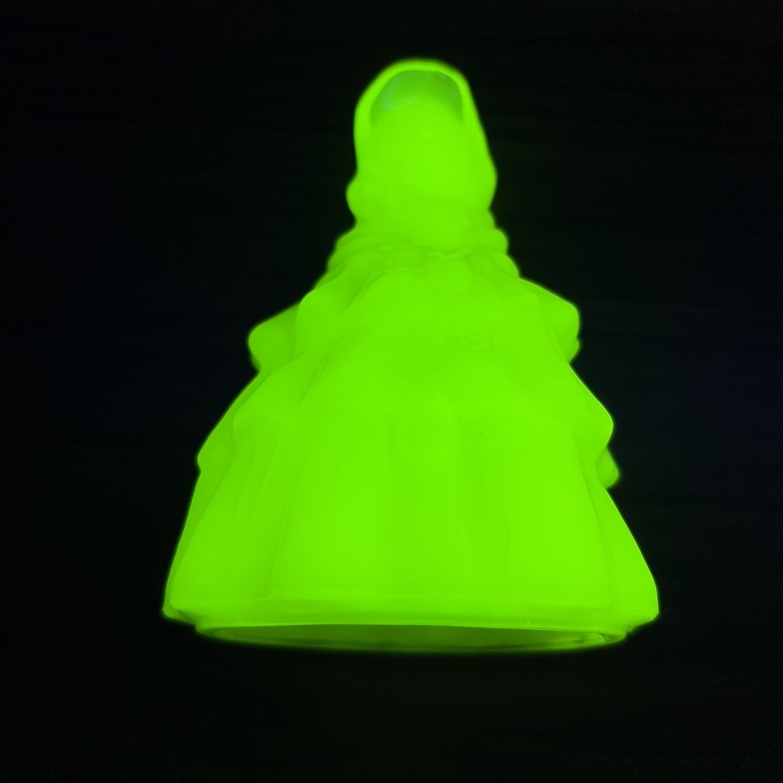 Boyd Louise Doll Figurine 4.25″ Lemon Ice Custard Uranium Glass UV Glow
