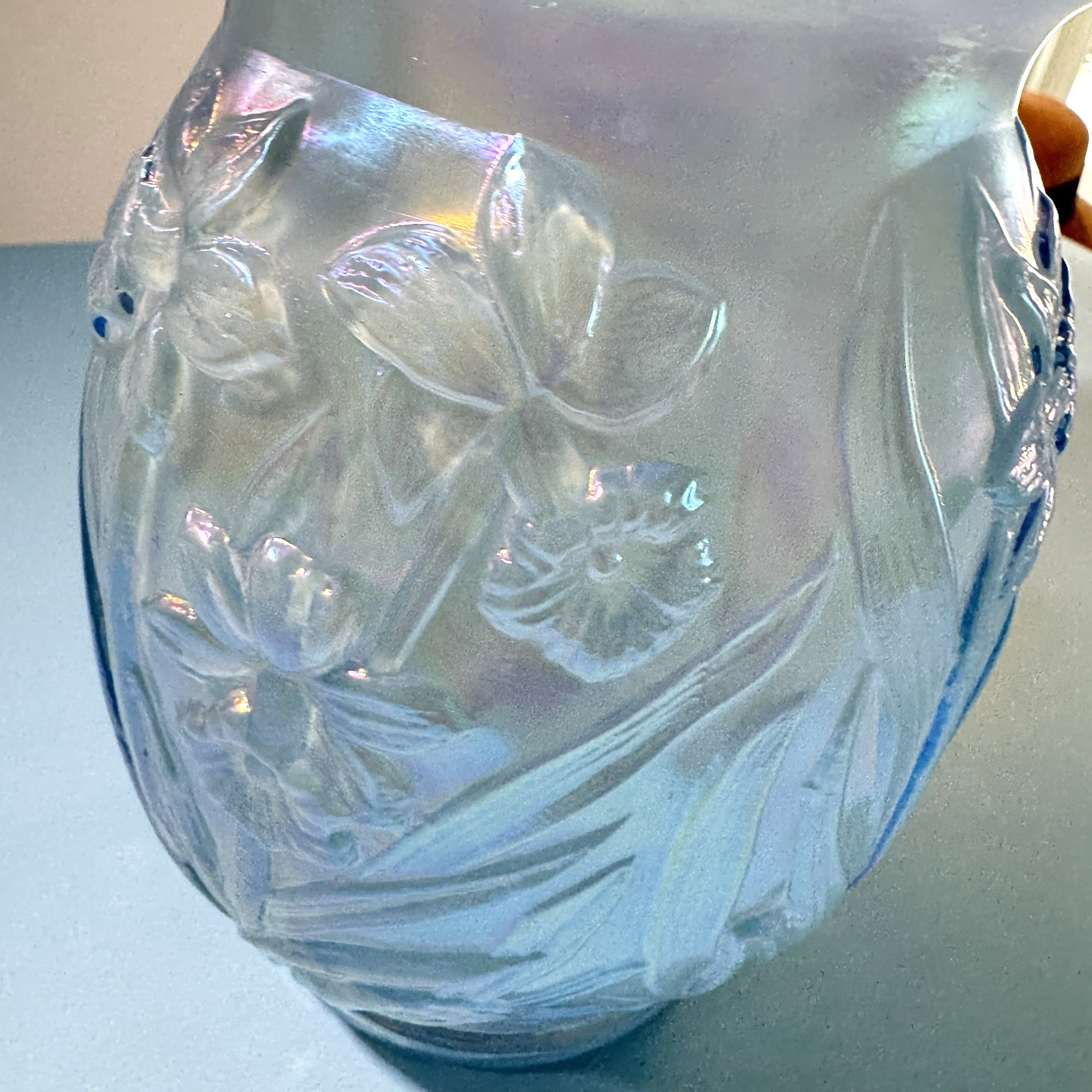 Fenton Opalescent Light Blue 8″ Tall Vase Daffodils Rare Glass Collectible NEW!