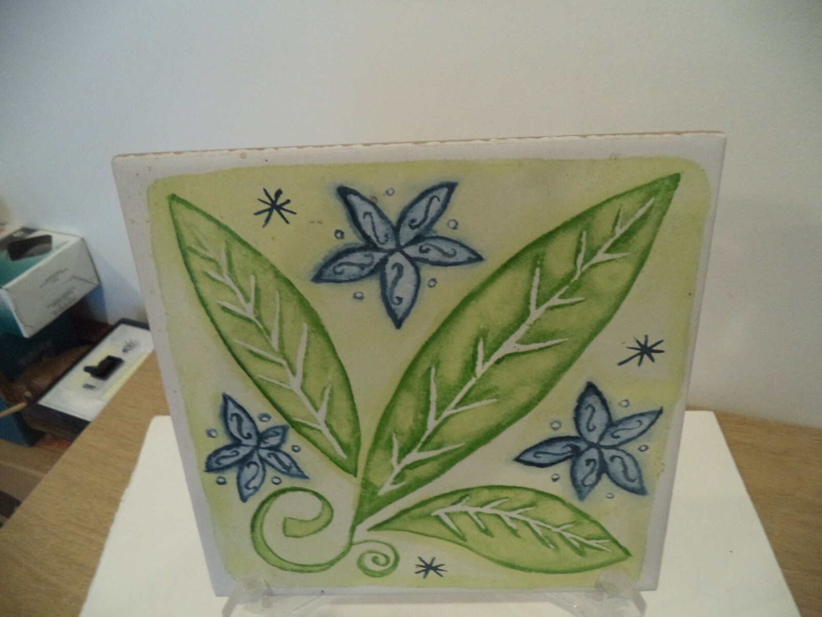 HAND-PAINTED Tile Trivit 7 7/8″ BY 7 7/8″ MADE IN CANADA