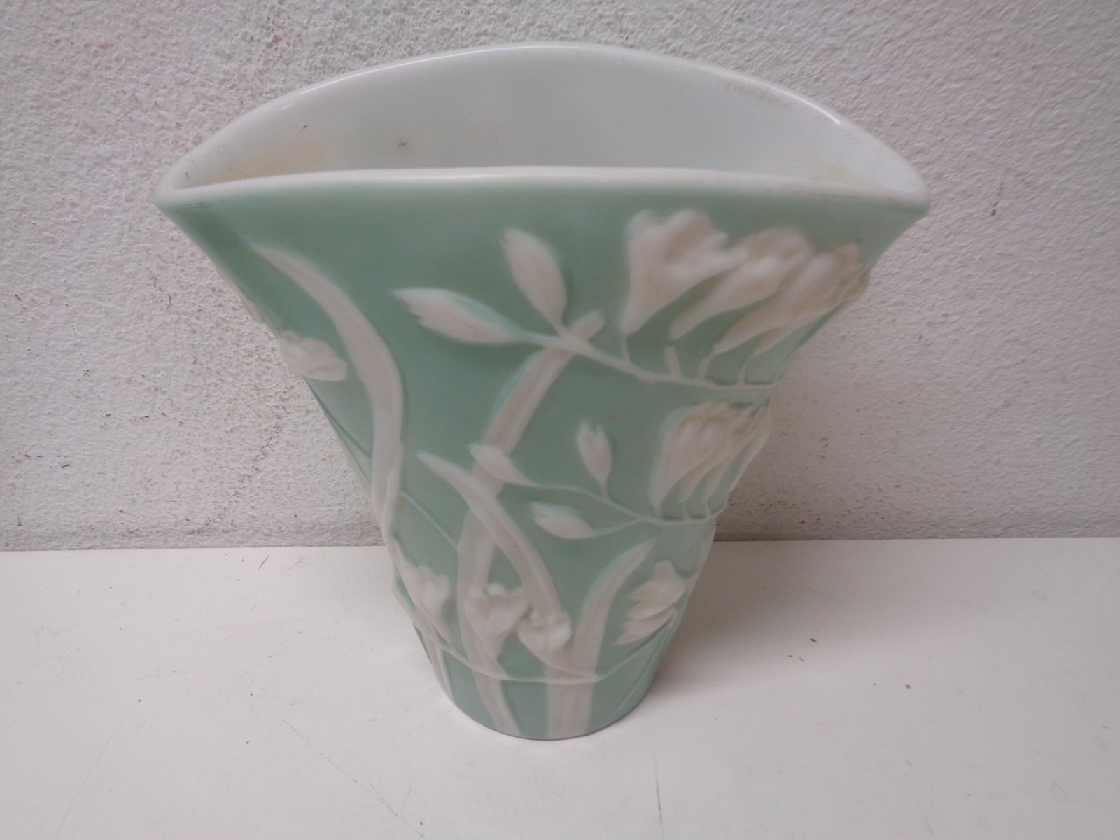 Phoenix Consolidated Sculptured Artware Freesia Fan Vase Seafoam Green