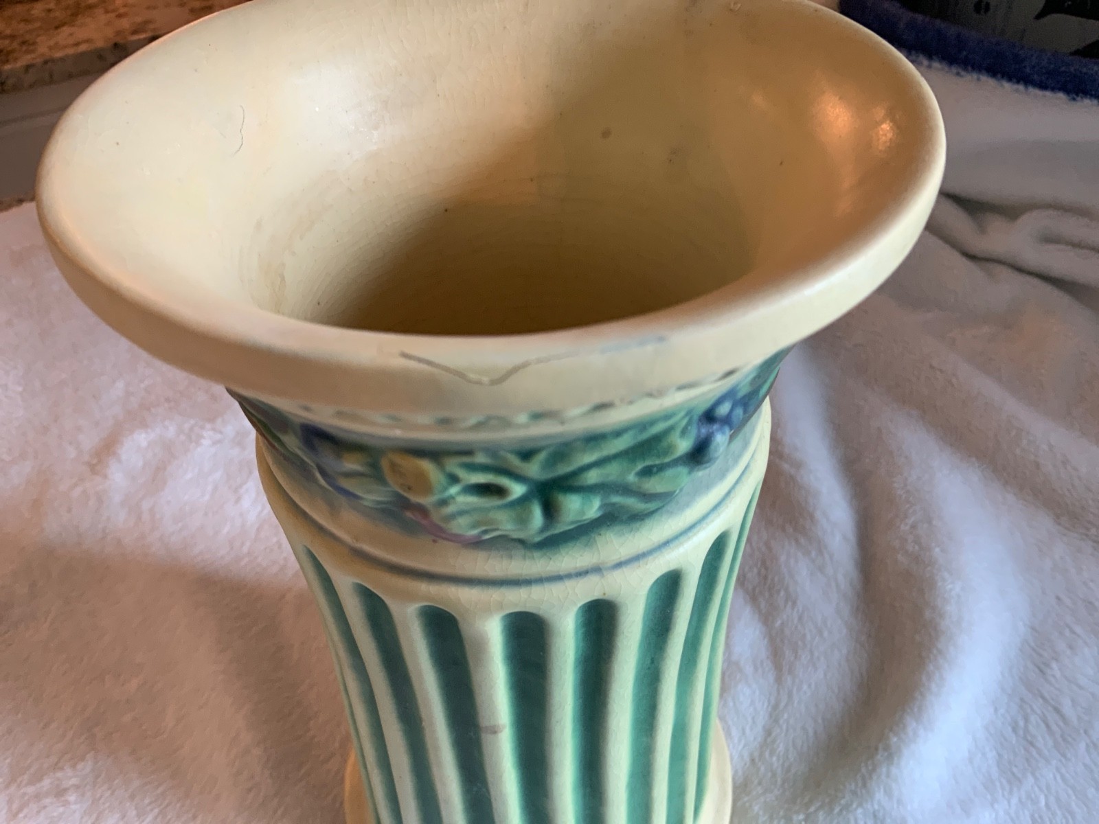 Roseville Pottery Corinthian Flared Vase 8.5 Vintage