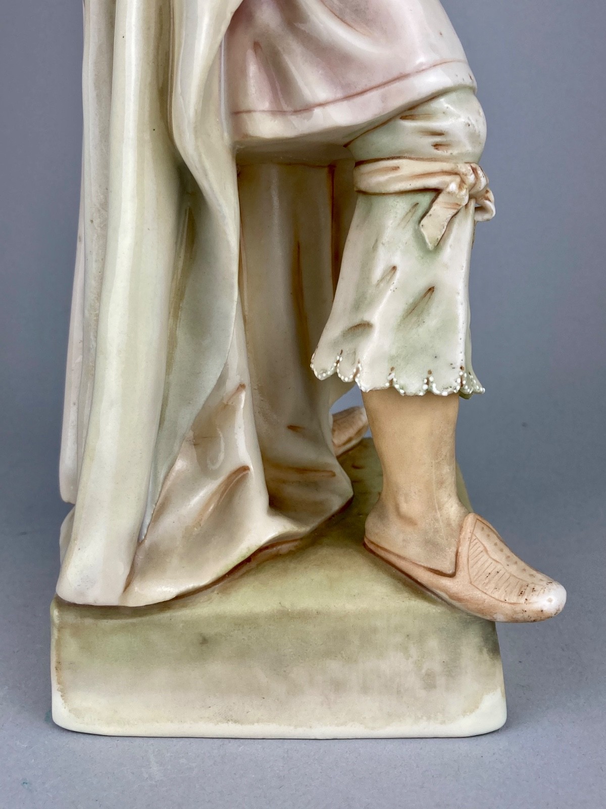 PAIR LARGE DECORATIVE VINTAGE PORCELAIN CHINA FIGURINES KPM WORCESTER ROYAL DUX