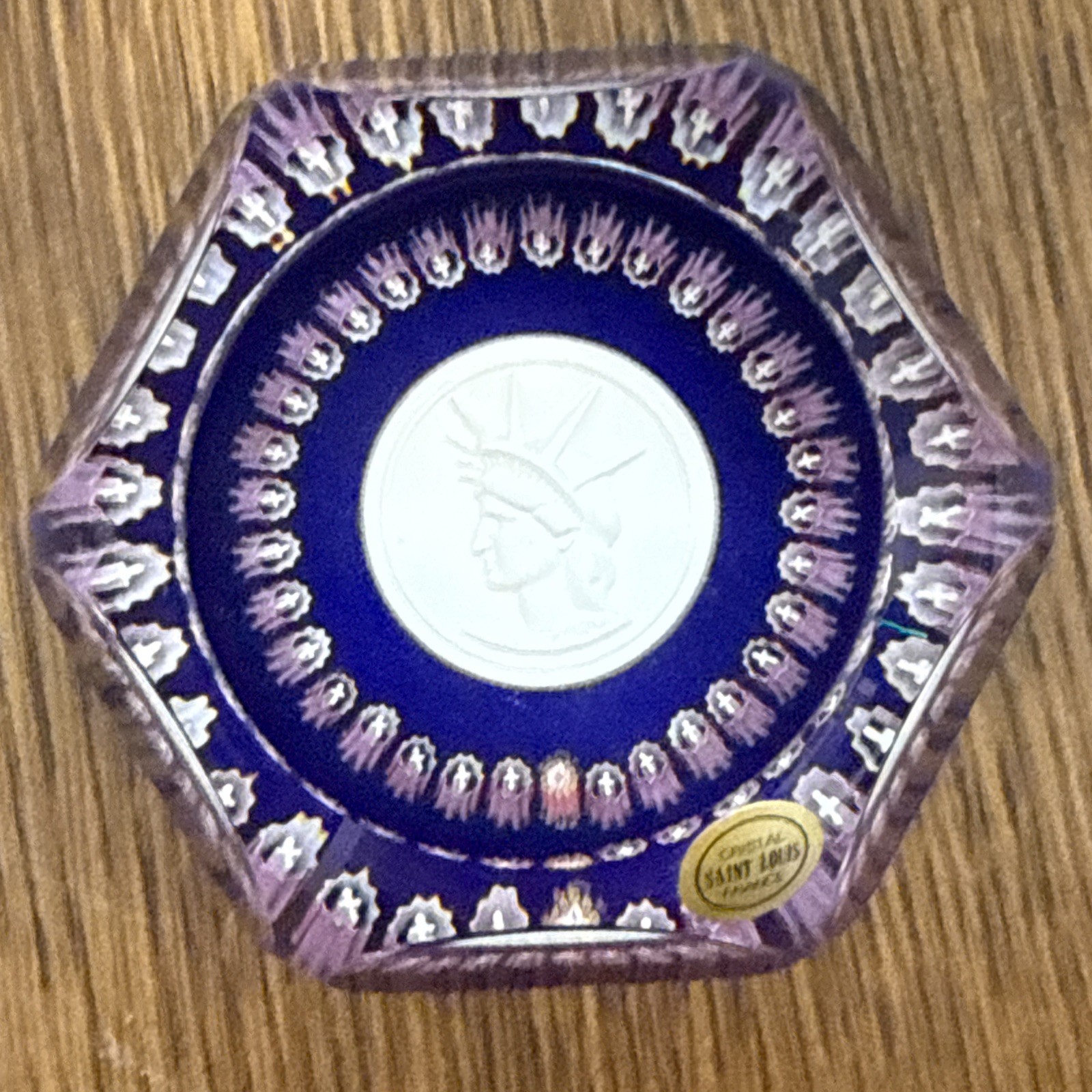 Saint Louis crystal Sulfide France Statue Of Liberty Paperweight Orig Sticker
