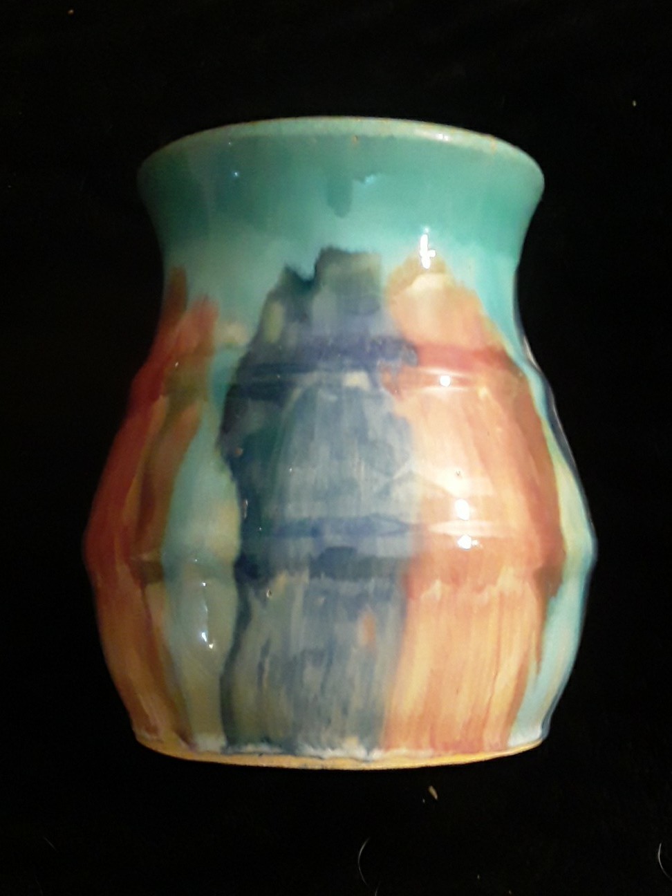vintage hull pottery vase 1920s 6 1/2 Inches Tall