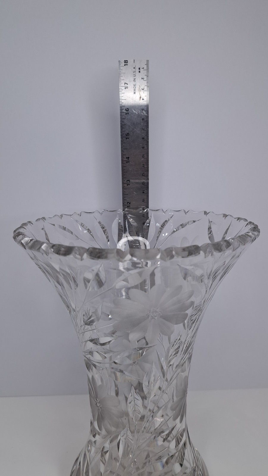 Vintage Clear Cut Glass 12″ Vase Etched Floral Daisy Pattern Scalloped Rim