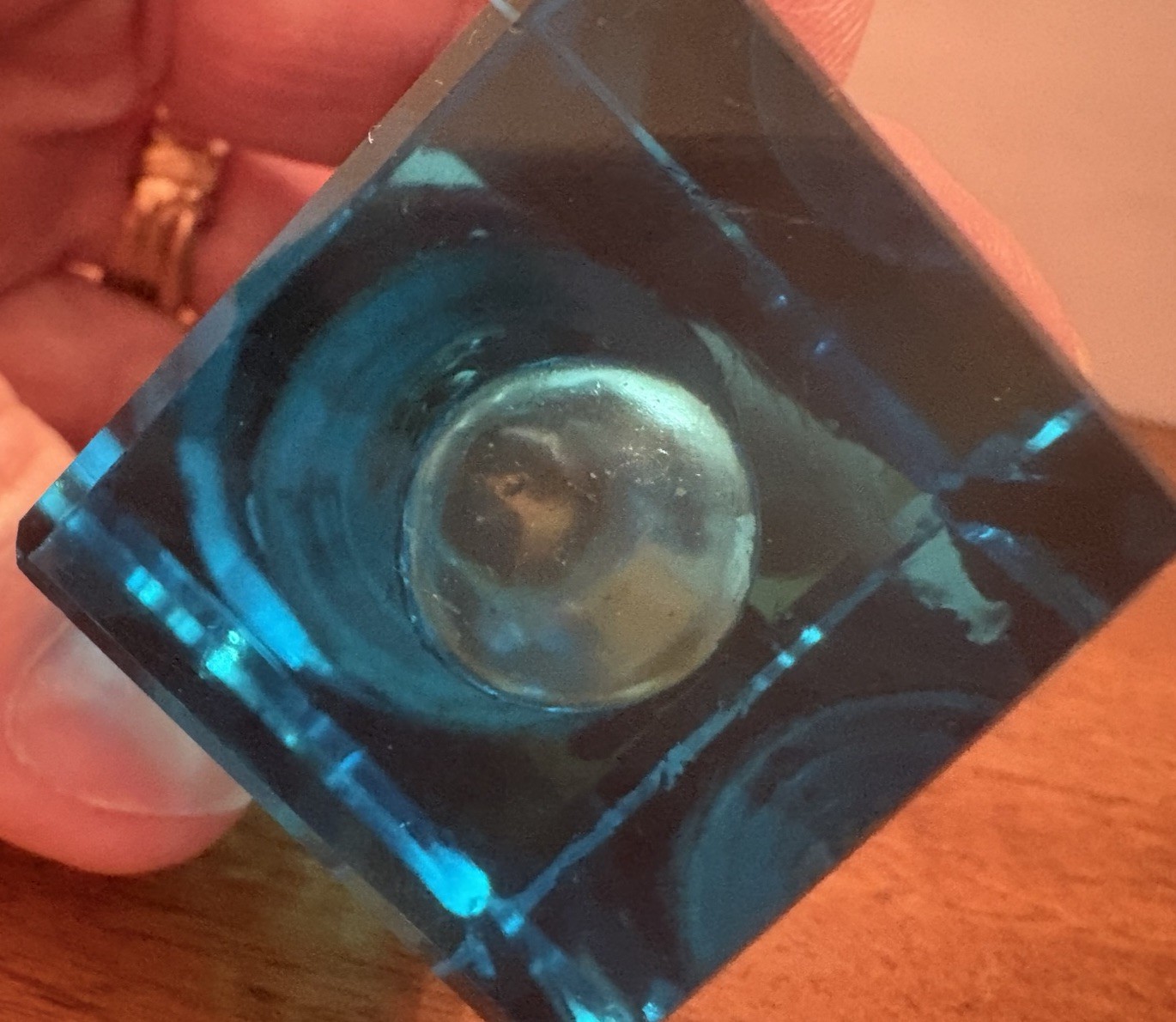 BEAUTIFUL VICTORIAN BLUE CUT GLASS INKWELL WITH PAINTED DECORATION 1880S – 1900