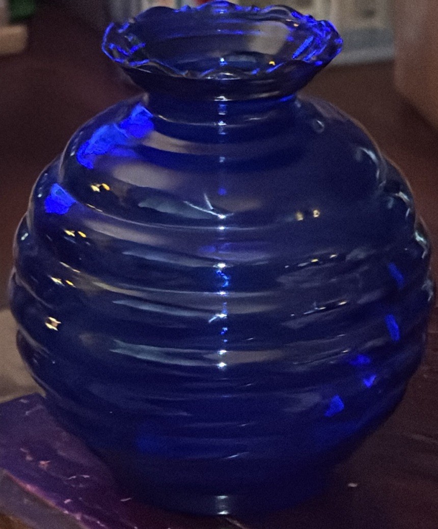 Vintage Cobalt Blue Glass Beehive Round Vase 5 ” Ribbed Scalloped Rim U.S.A.