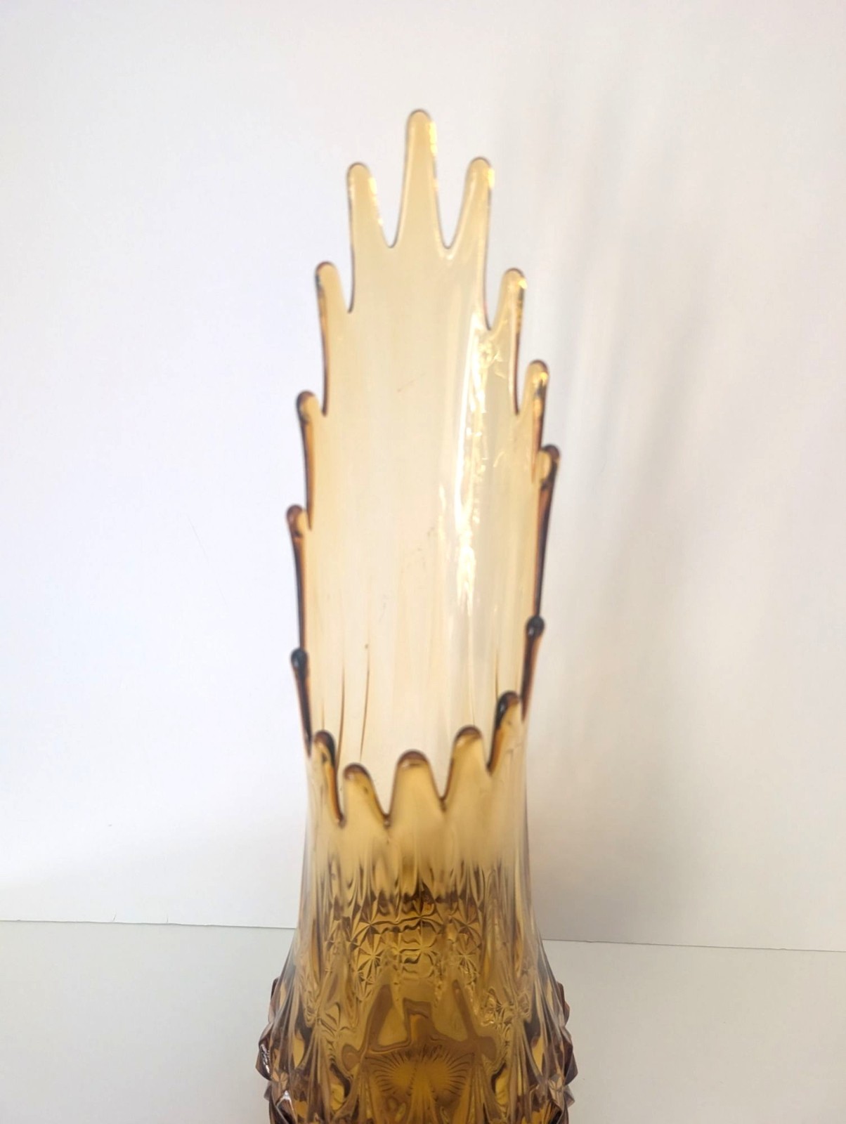 LE Smith Pineapple Diamond Point Big Butt Swung Amber Glass Vase 22″ Tall
