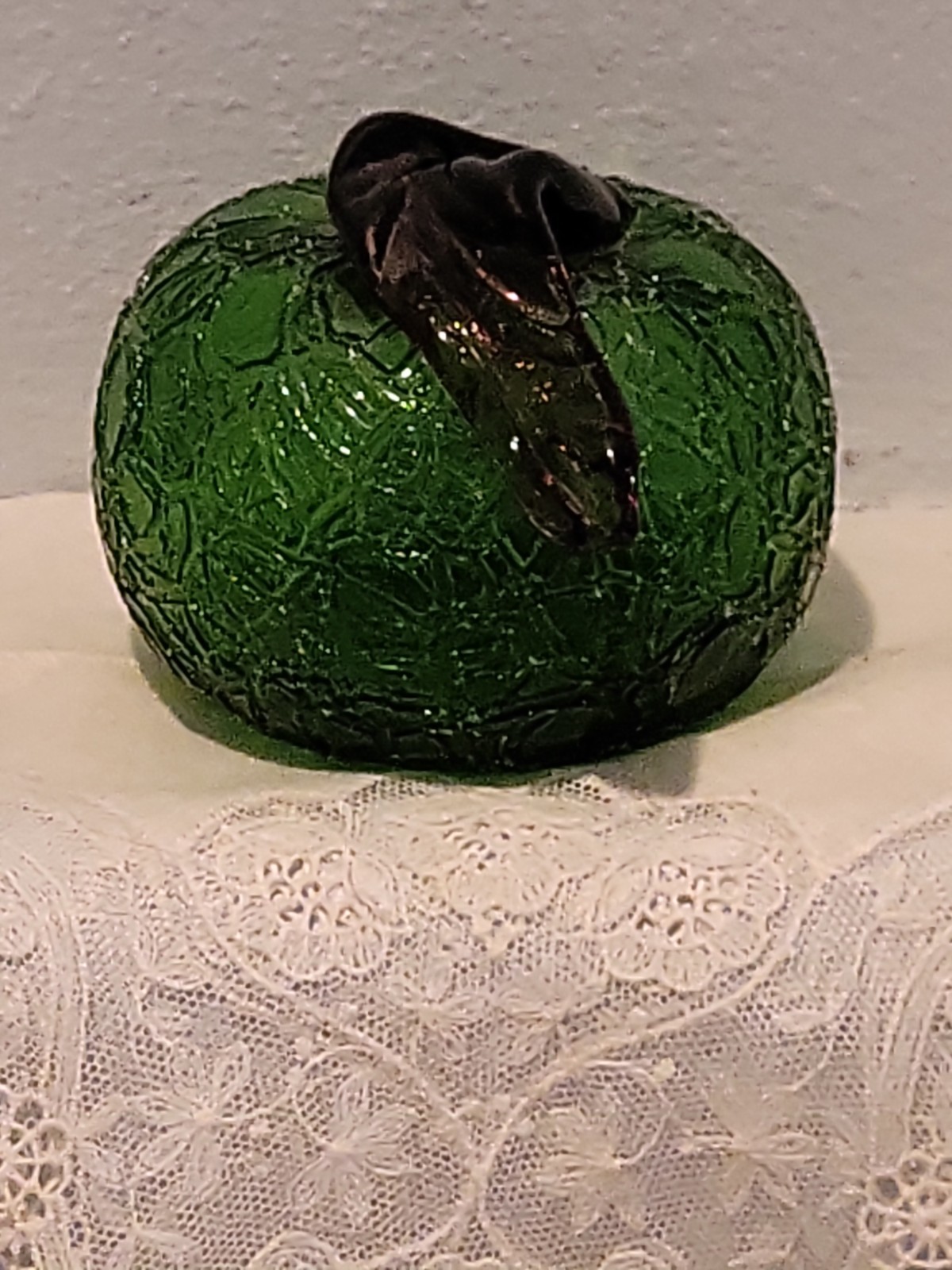 Vintage Crackle Art Glass Fruit Green Glass Apple Hand Blown 4.5 inches W/ Leaf