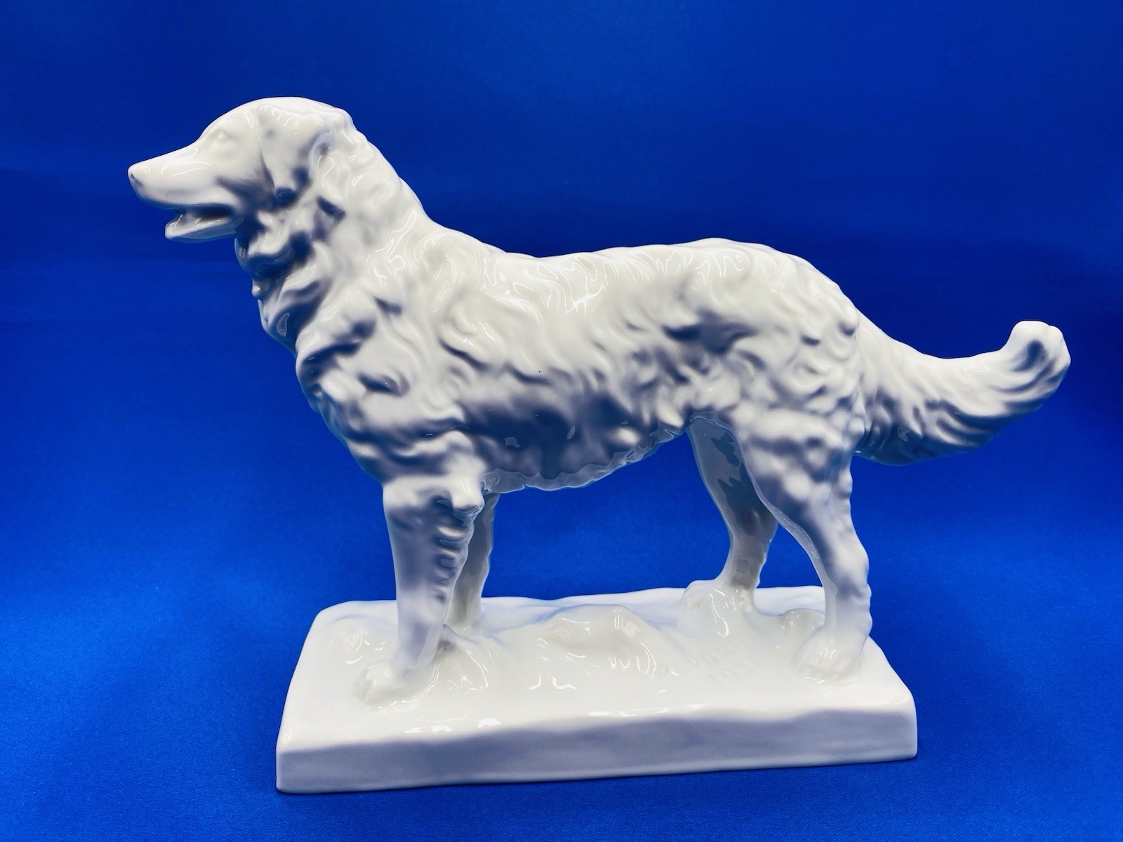HEREND PORCELAIN WHITE POOCH DOG FIGURINE 5316